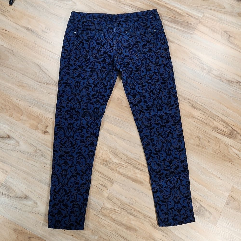 🔹️Forever 21 Blue w/Black Flocked Print Pants Size 10 - Picture 4 of 13